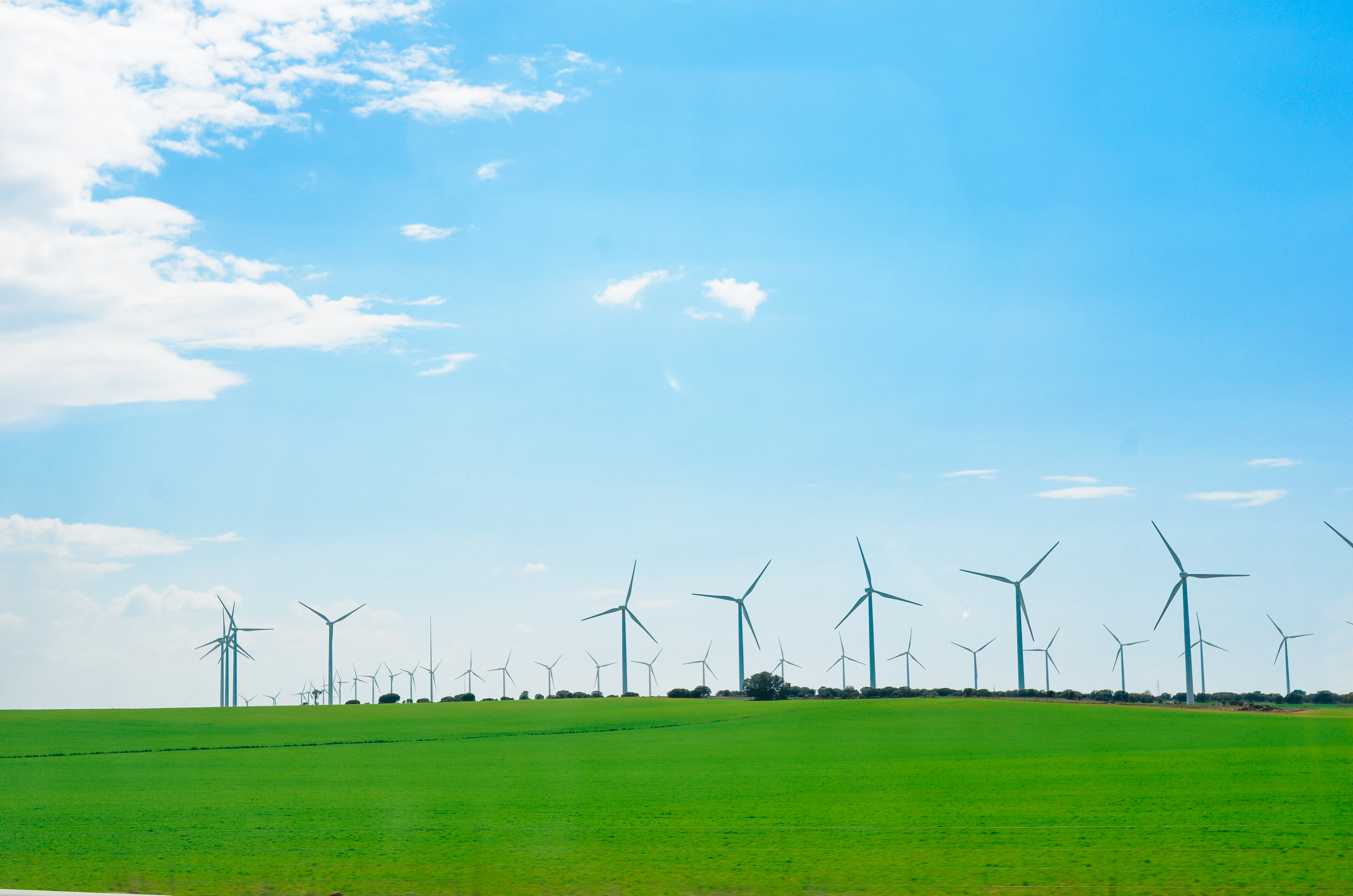 https://watt.co.uk/wp-content/uploads/2020/04/wind-mill-farm-9XEBPUS.jpg