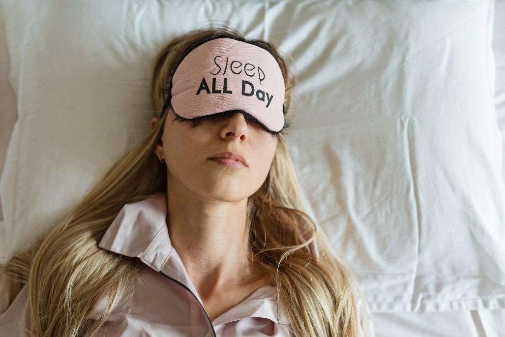 https://watt.co.uk/wp-content/uploads/2020/05/woman-person-blindfold-sleep-adult-bedroom-bed-female-relaxation-morning-sleeping-girl-indoor-mask_t20_Xvlvp3.jpg